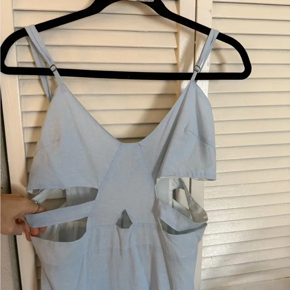 Chic Cut-Out Long Sleeve Dress in Light Blue marked L but better for M - Picture 12 of 16